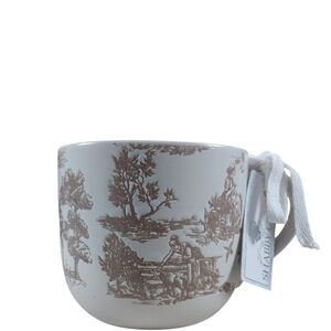 Toile Pattern Ceramic Mug in Beige and White